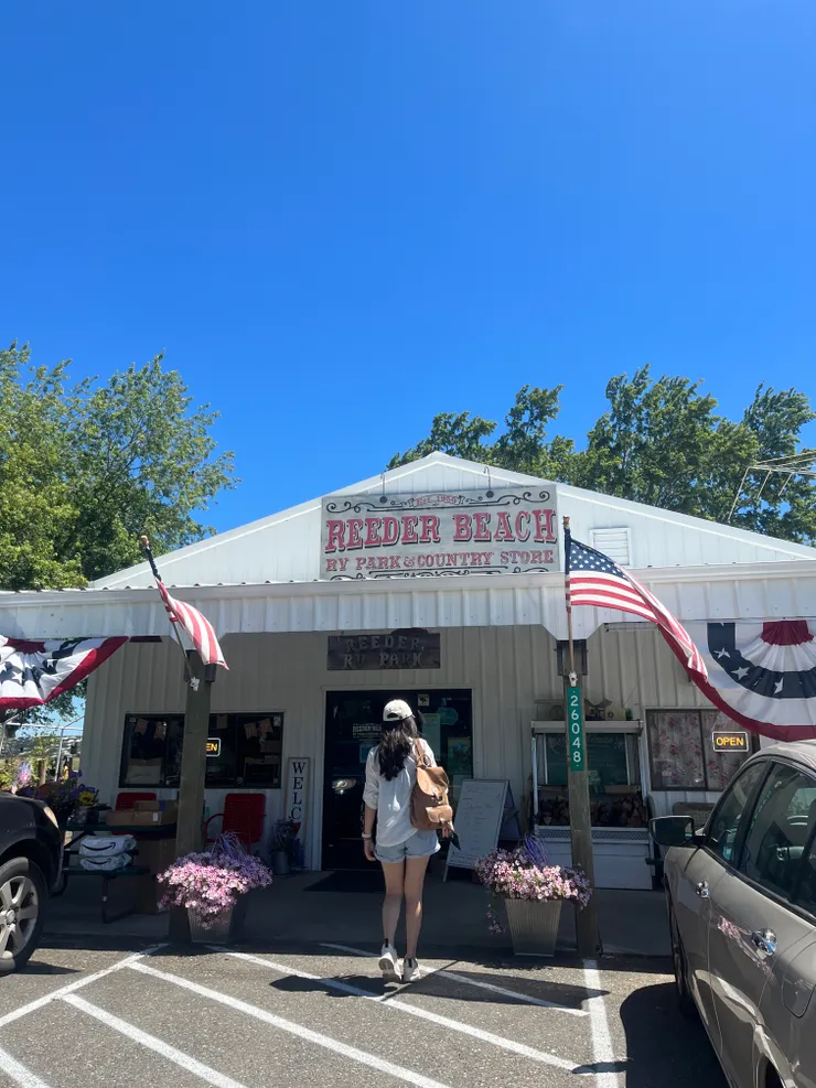 ▲進入Sauvie Island前的小商店，類似管理處