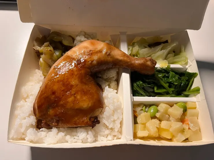 滷雞腿飯少。