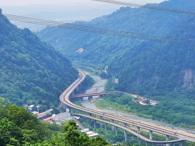 ▲玉女山稜線上的展望