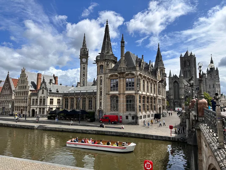 2025/7，上午是飄雨的陰天，幸運地下午放晴！