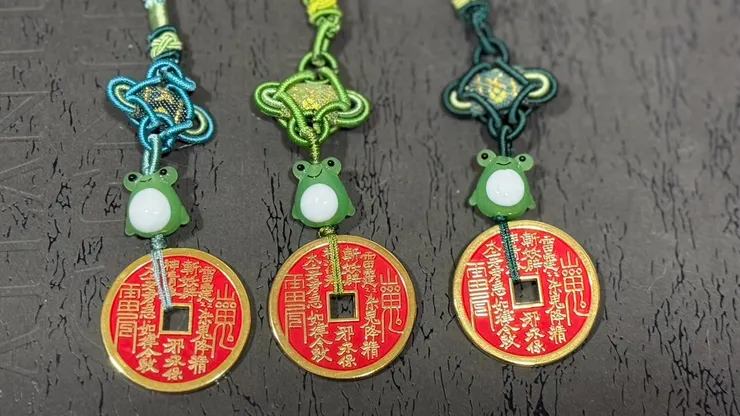 「山鬼幣」會成為蛙族信物及護身符