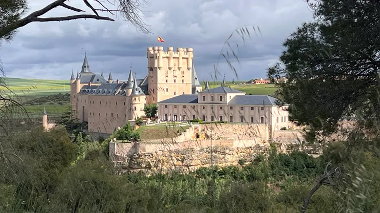 伊莎貝拉女王在塞哥維亞城堡登基