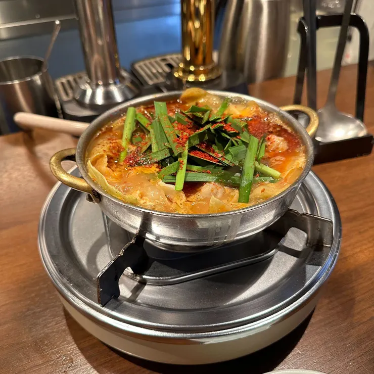  牛腸鍋，有點油