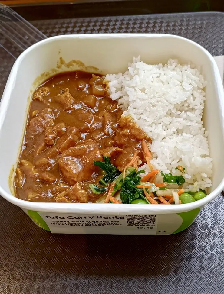 來這裡想吃飯，好像都要吃日式料理