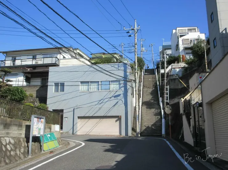 這次還有這種蠻高的階梯要走～～～當然也可以繞遠路走緩坡上去