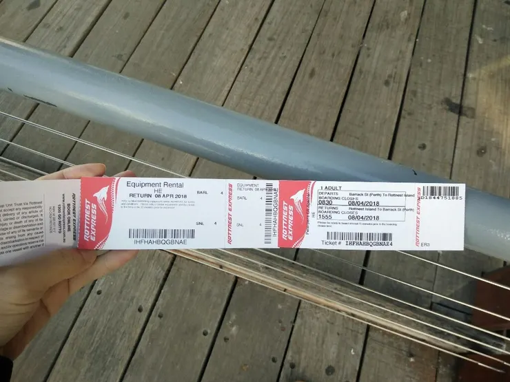 登船的實體票卷。拿到後就可以去排隊等待登船囉!