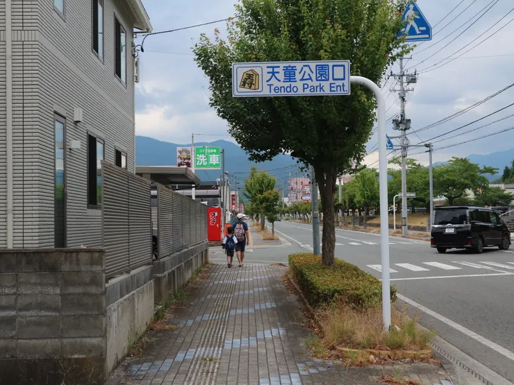 夏日的天童遊客不多,走在大街上相當悠閒