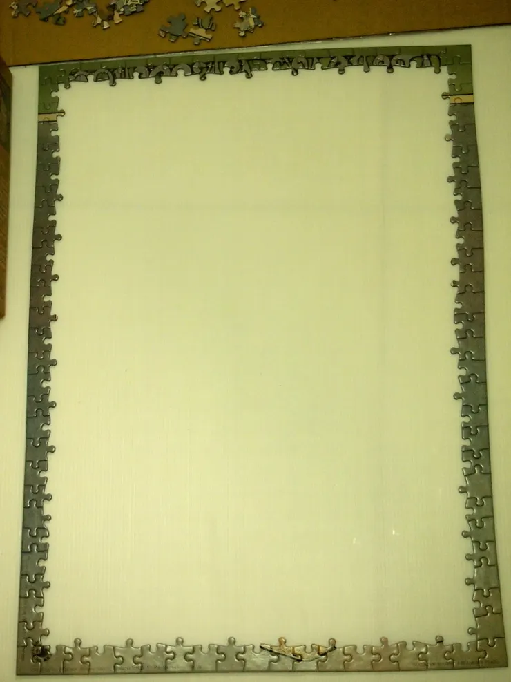 只有少少的532片，拼完邊框後就看到什麼拼什麼。