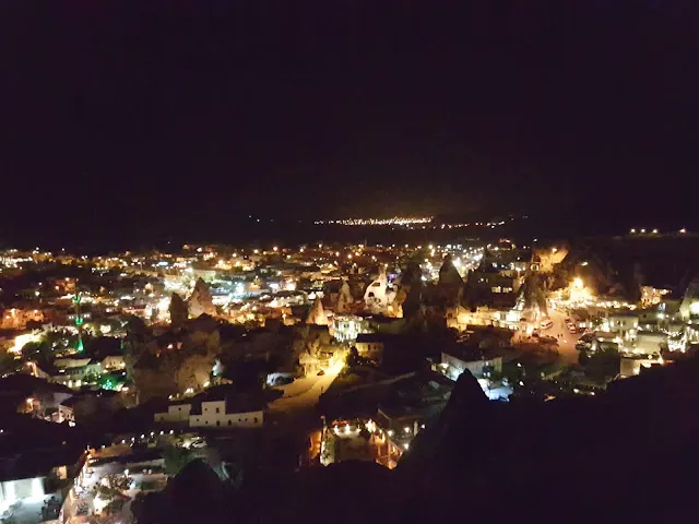 這張照片是由旅伴拍的，我手機爛了拍不出這個效果