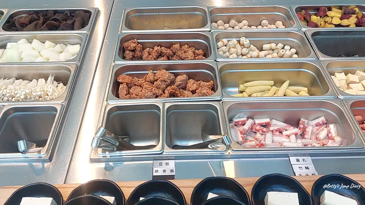 光鮮綠蔬自助吧吃到飽/ 圖片來源：Betty's Jump Diary