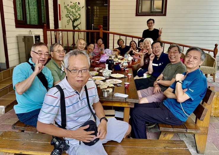 【蔓森活到了十六人卻是近年高峰！只差思春未到，藍藍幫大家合拍張照。】