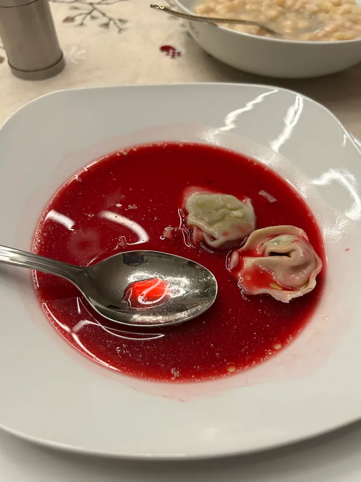 小餃子 Uszka,拍得不好看是我的錯,真的很好吃