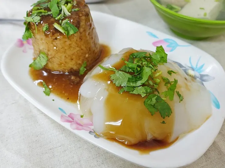 肉圓、米糕ㄧ次享用(圖片截圖於網路)