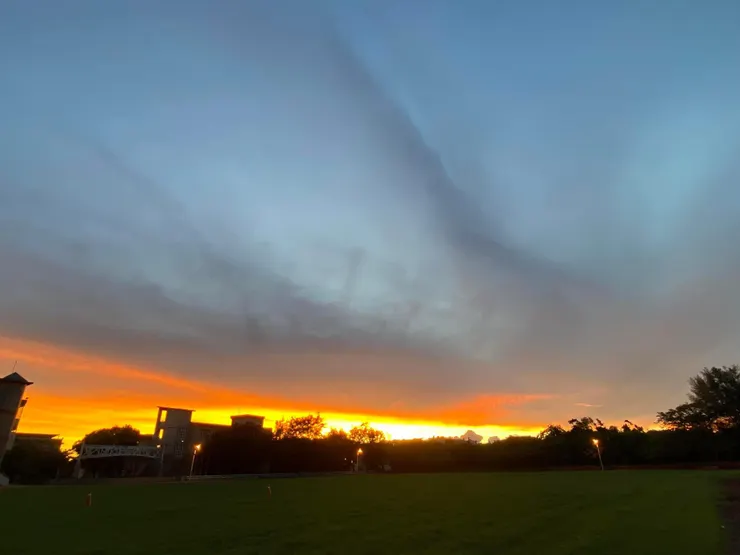恆春工商夕陽
