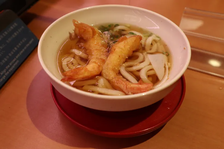 炸蝦蝦烏龍麵，對比圖片感覺偏小