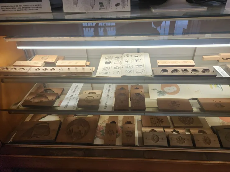 老闆秀出的各種模具