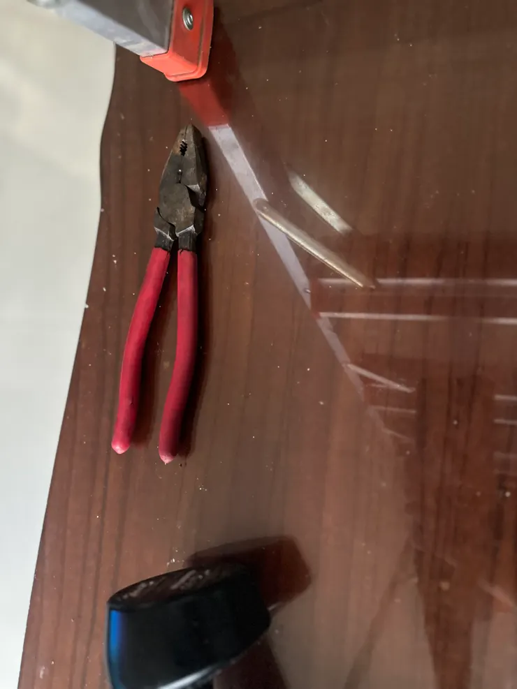 「片季」功用多,每個家庭都需要長備;還有螺絲起子也是必須的