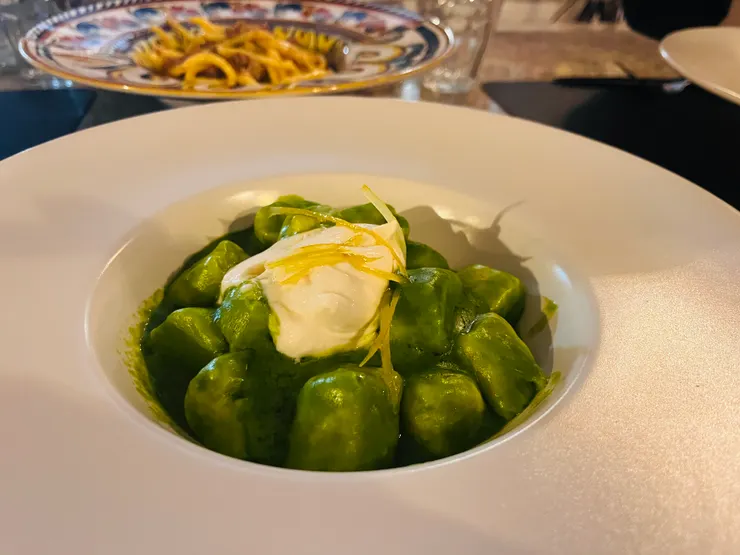 角落一間家庭餐廳的麵疙瘩