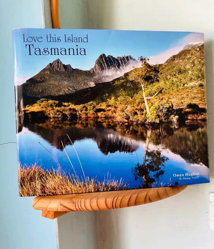 Love this Island Tasmania｜Owen Hughes, Alison Andrews