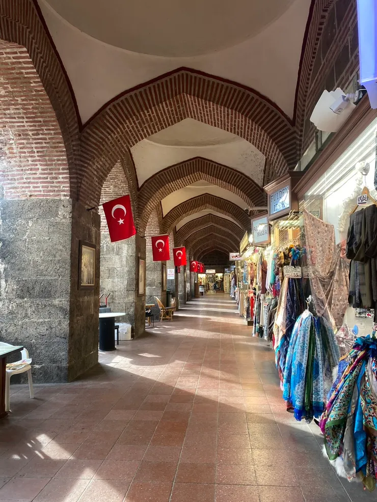 相較於 1F，2F就顯得冷清許多