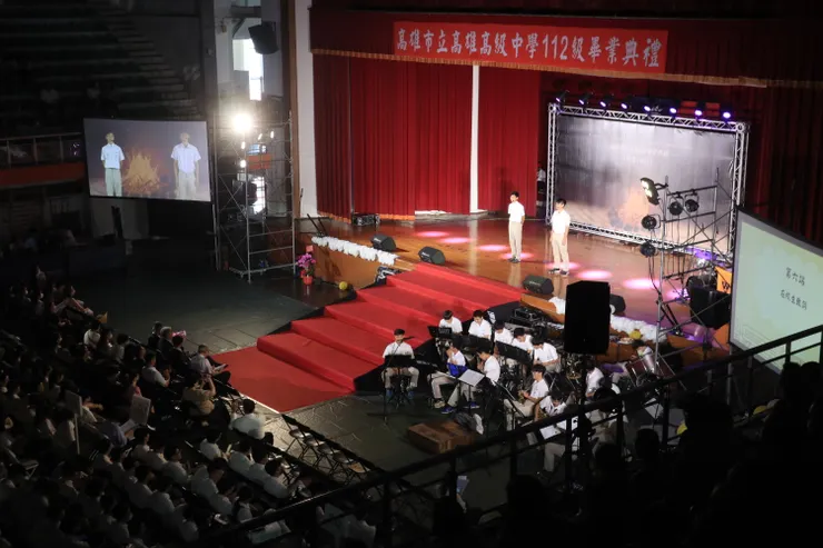 引起畢業生無奈噓聲的在校生致詞