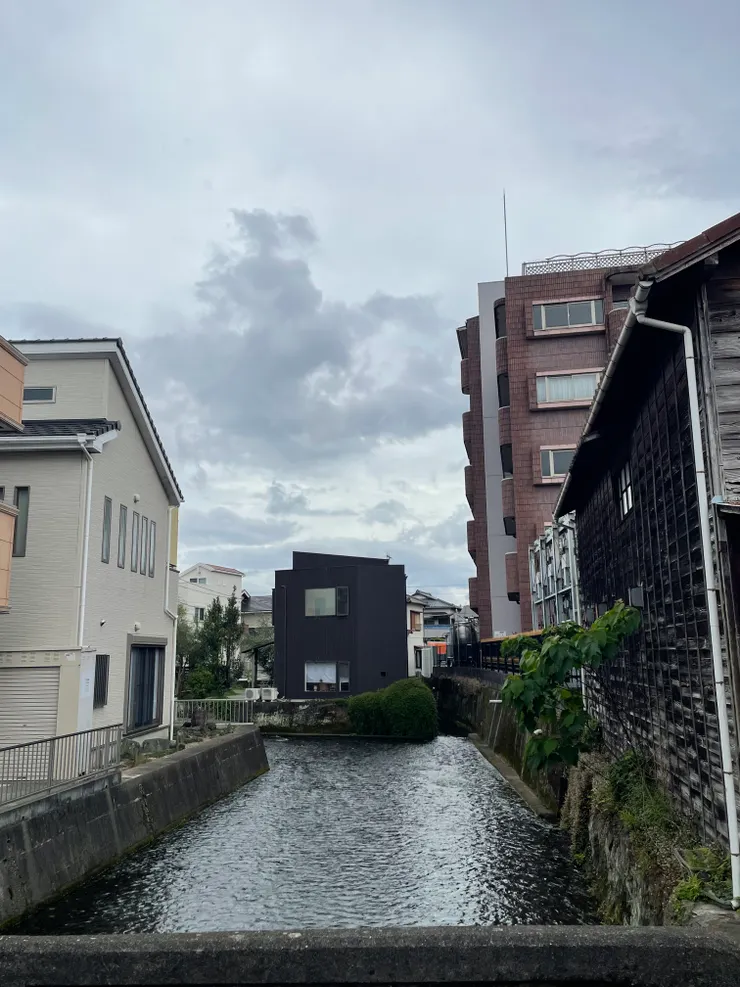 三島一側的街景／Ken