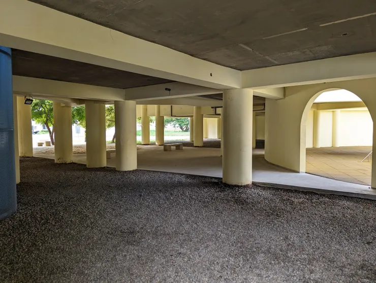 沙坑區超適合躲太陽