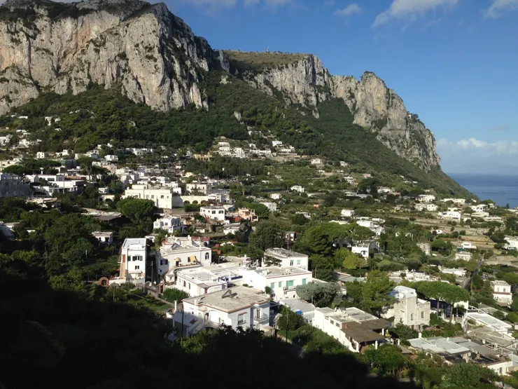 由高處欣賞下方的景色