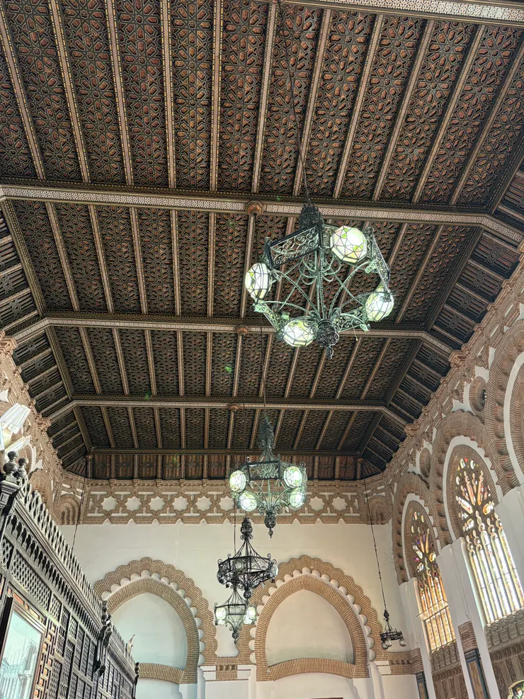 保留有伊斯蘭風格的車站內景