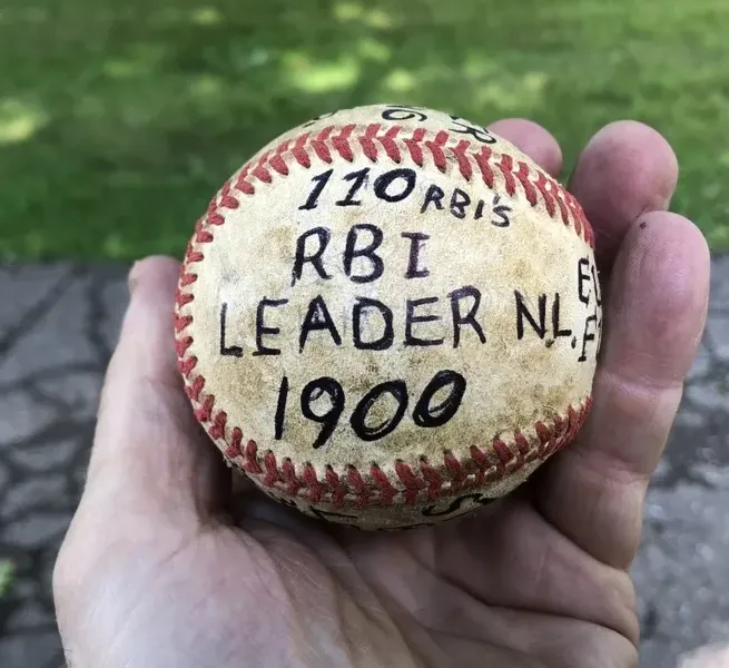 這顆資訊球的主角是名人堂打者弗利克（Elmer Flick）　Photo：Terry Klausman