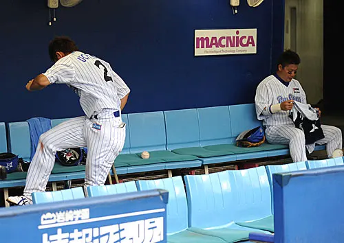 橫濱在2002年TBS全面入主後,進入一段戰績低迷的黑暗期。(左:內川聖一、右:村田修一)圖片來源:BASEBALL DAYSやきゅー速ホー