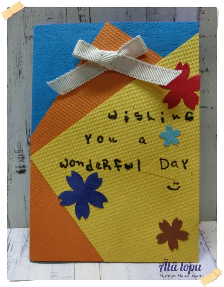 尺寸：對折：15cm*10.5cm；展開後：15cm*21cm；材質：美術紙、緞帶