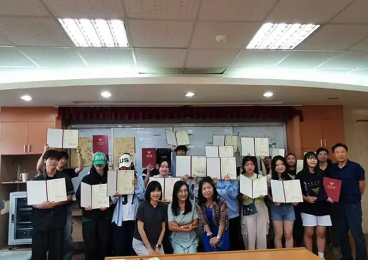 漢陽大學中國學科的師生再次踏上真理大學的校園