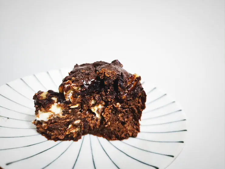 這天加了「冰箱剛好只剩兩口的奶油乳酪」，更添一份滋味。