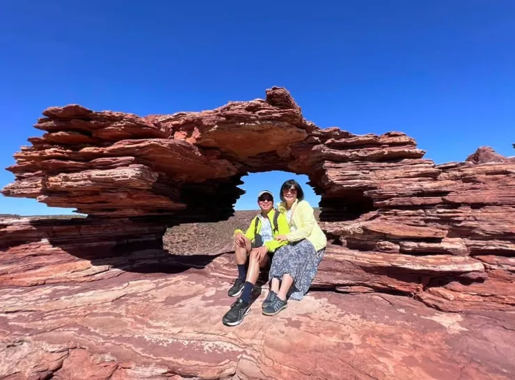 終於爬上來了，留下到此一遊的照片