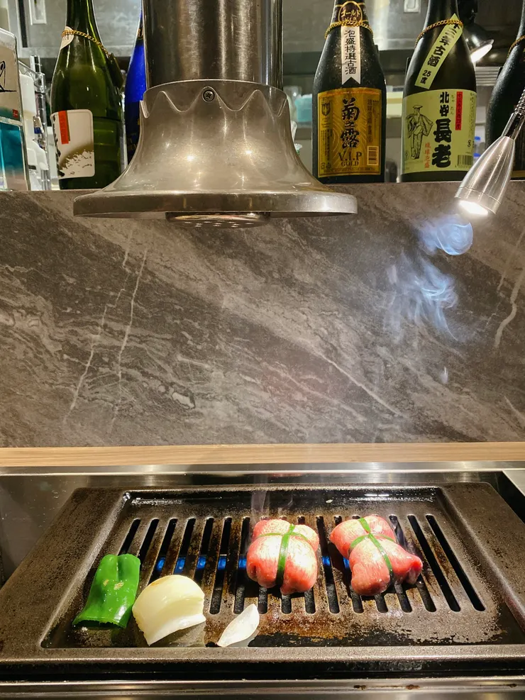 這道好像是店內招牌, 肉裡面包滿蔥一起烤~蠻特別的