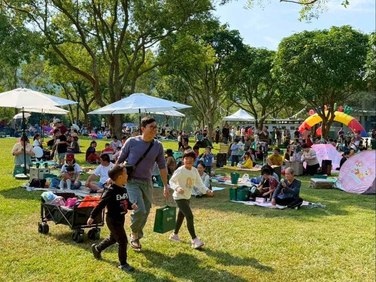 圖說:旺萊山連續第三年舉辦「野餐之約」活動,吸引超過2百組家庭齊聚嘉義愛情大草原,陽光明媚、微風徐徐,勾勒一幅自然愜意風景。(資料來源:旺萊山)