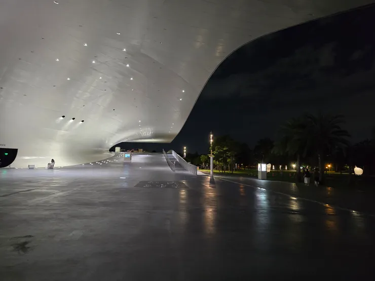 很黑我知道,因為這是晚上6點加上剛下完雨XD