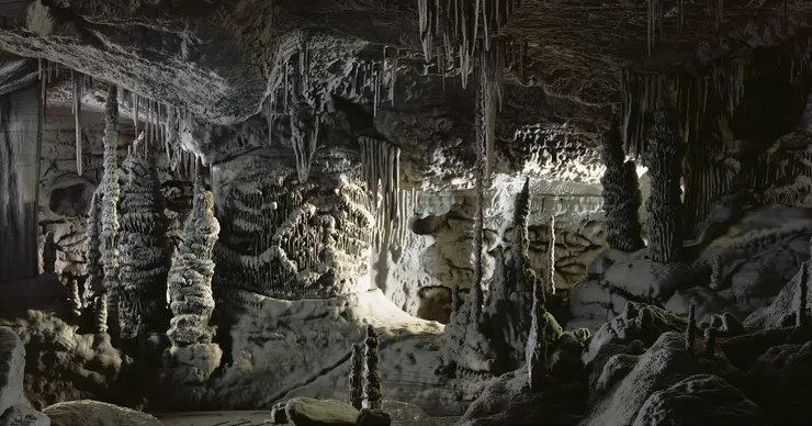 《石窟》（來源：臺北市立美術館）