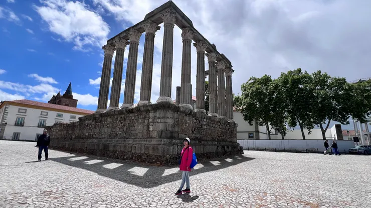 把握光線拍下黛安娜神殿的光影