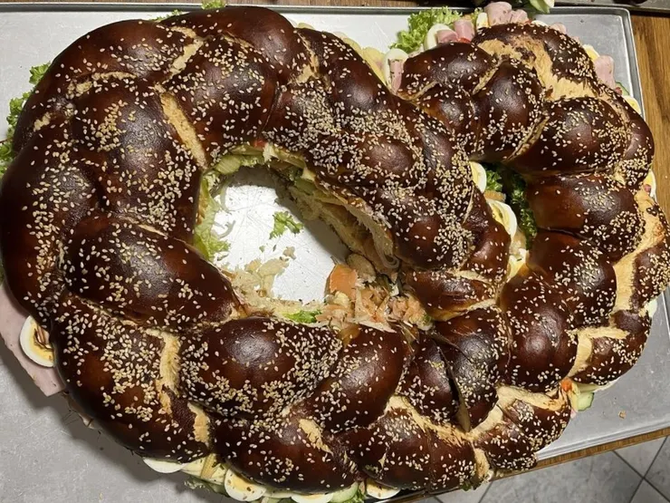 超巨大的紐結麵包