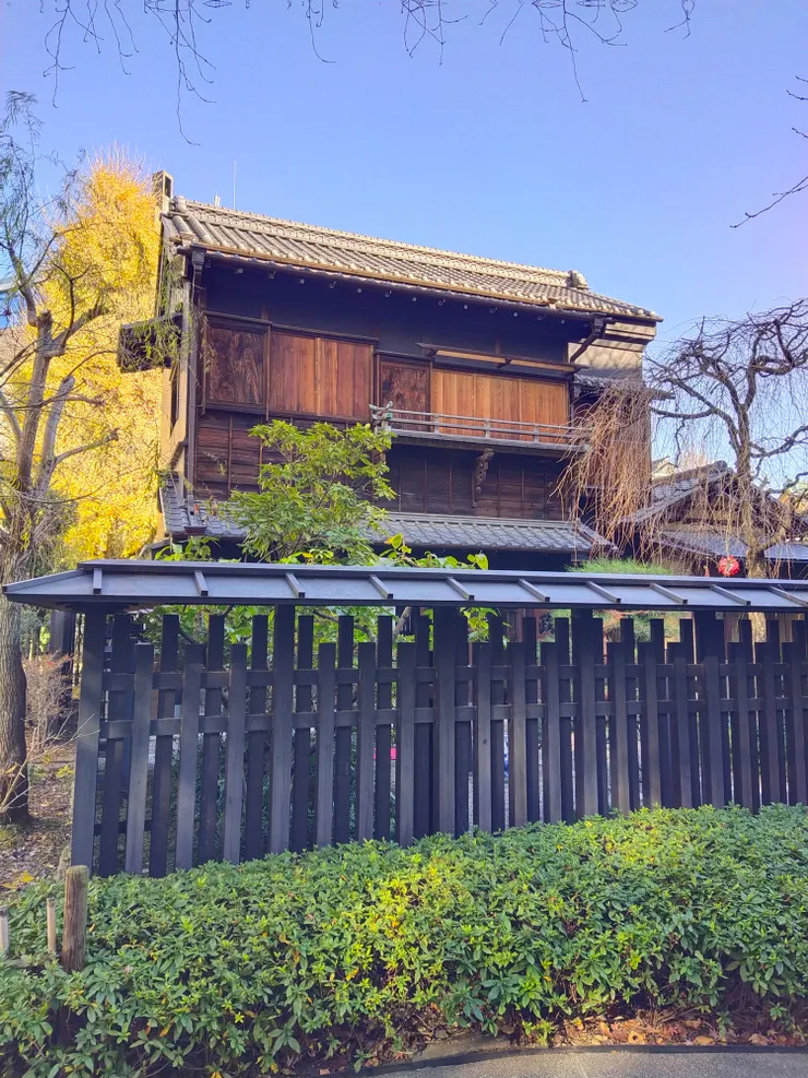 本來想在這棟古蹟中喝咖啡