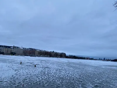 哥本哈根湖面成為天然的溜冰場