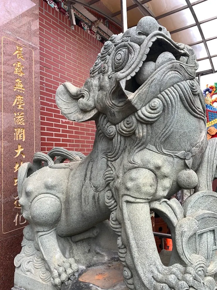 莊嚴的石獅（圖片截圖於網路）
