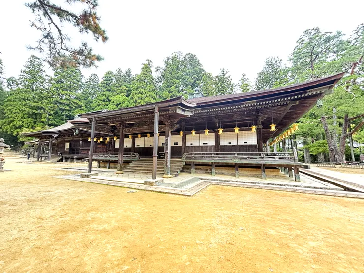 御影堂(供奉開宗祖師的空間)|內供奉弘法大師像,壇上伽藍中最重要的一座(自行拍攝)