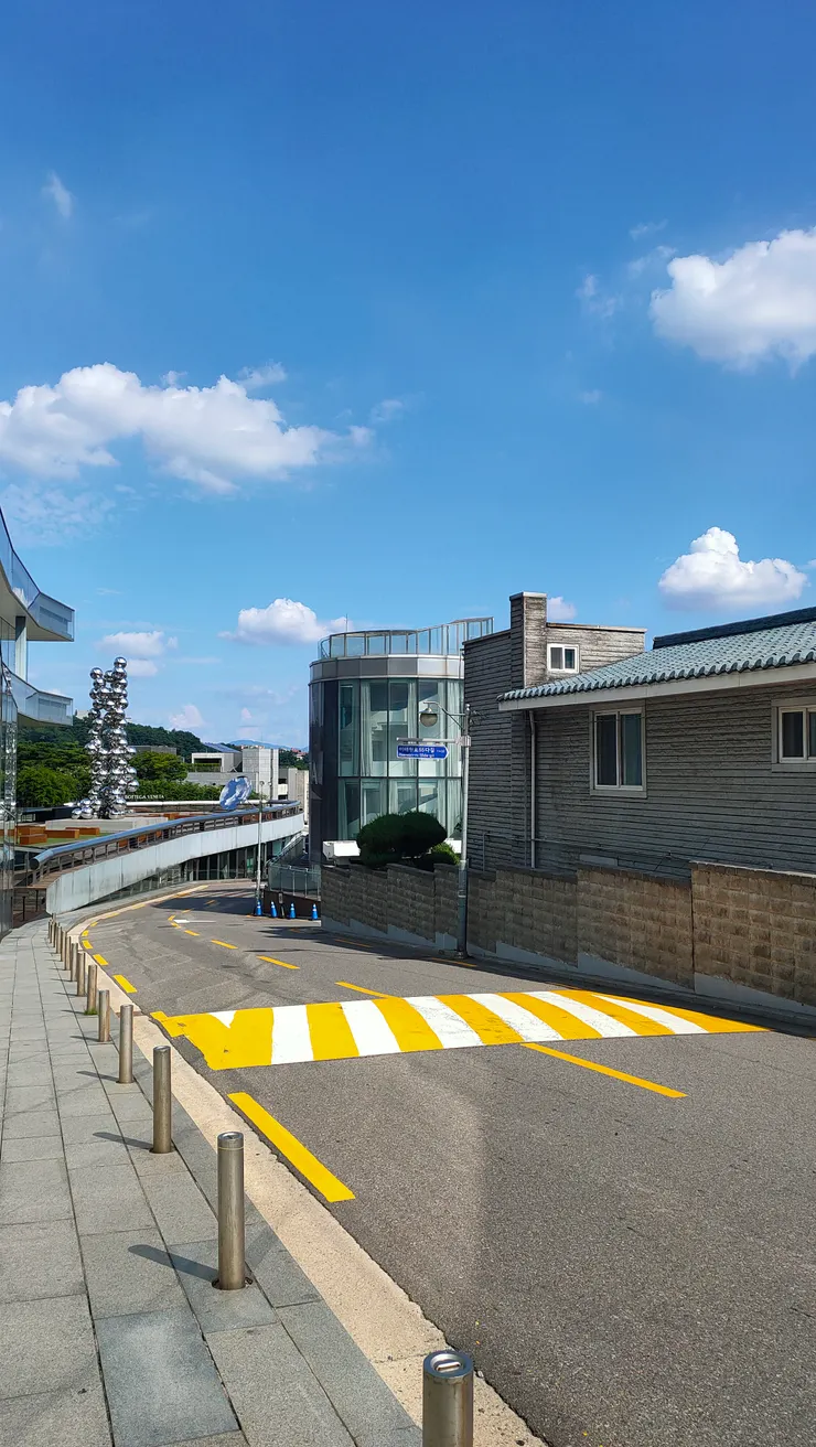 美術館附近街景。