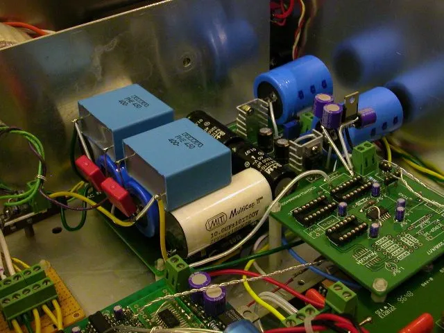 OP 整流穩壓電源，採 CRC 濾波，類比電源在 DAC 中也是很有挑戰性的一環，樂趣多多