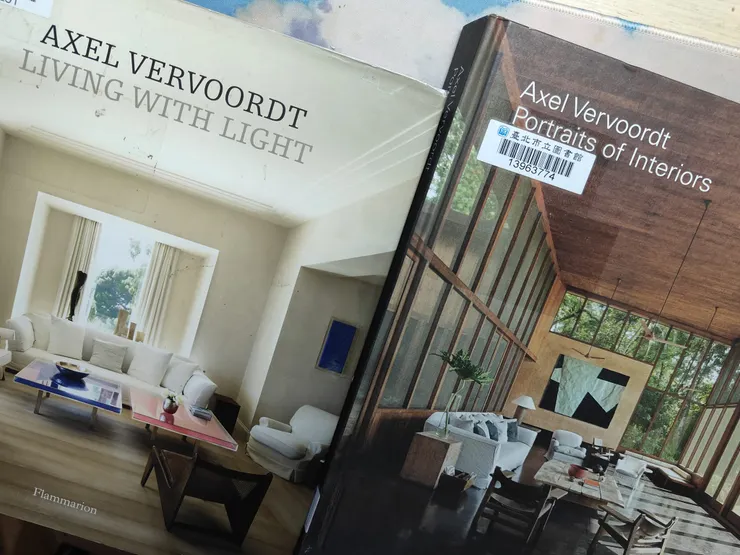 去年特地去圖書館借閱了Axelver Veroordt的作品