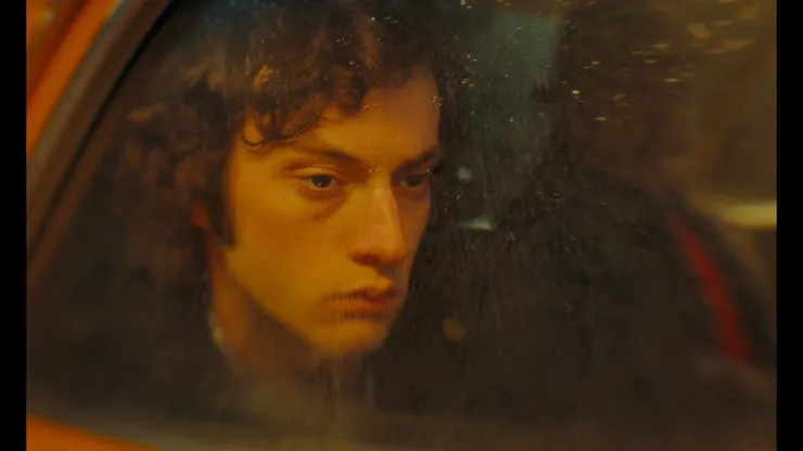 Dominic Sessa 首次初演電影，有著稚嫩卻細緻的演出，特別適合這個頑皮的角色