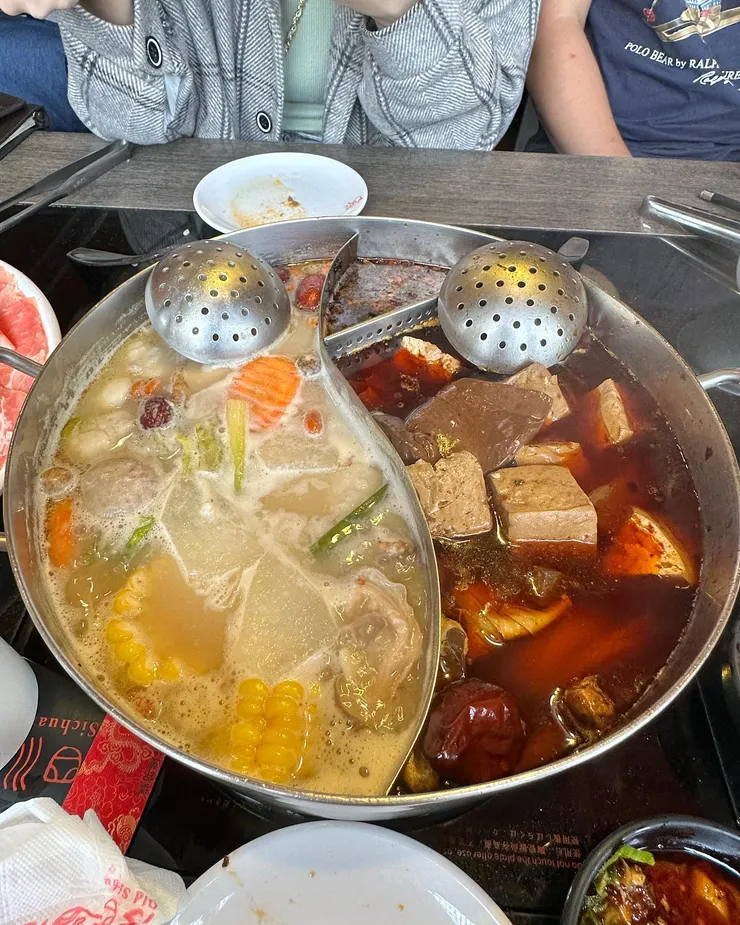 麻辣鴨血豆腐吃到飽